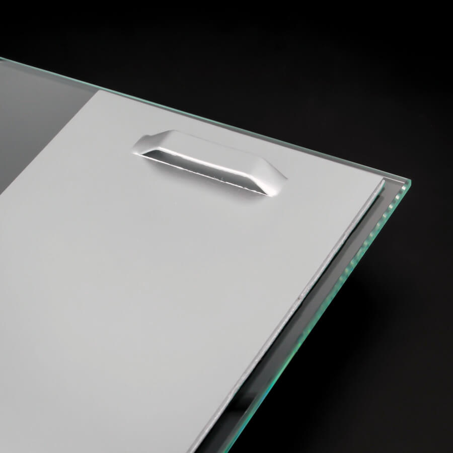 Spiegelbefestigung klebend 200x100mm auf Glasplatte klebend mit schwarzen Hintergrund