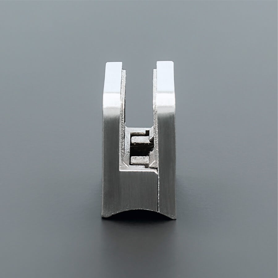 Edelstahlhalter V2A für Rundrohr Ø 42,4 stehend auf dunklem Untergrund