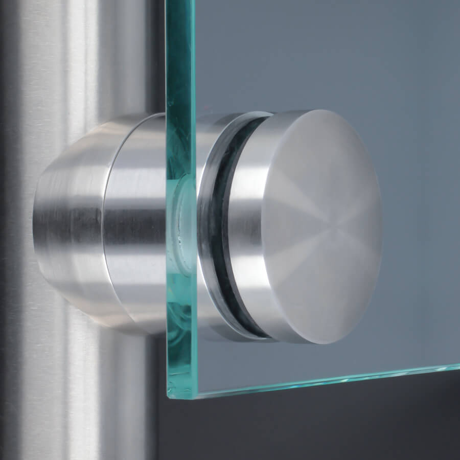 Gewindestift Edelstahl V2A Anwendungsbeispiel montiert mit einer Scheibe an rundem Pfosten