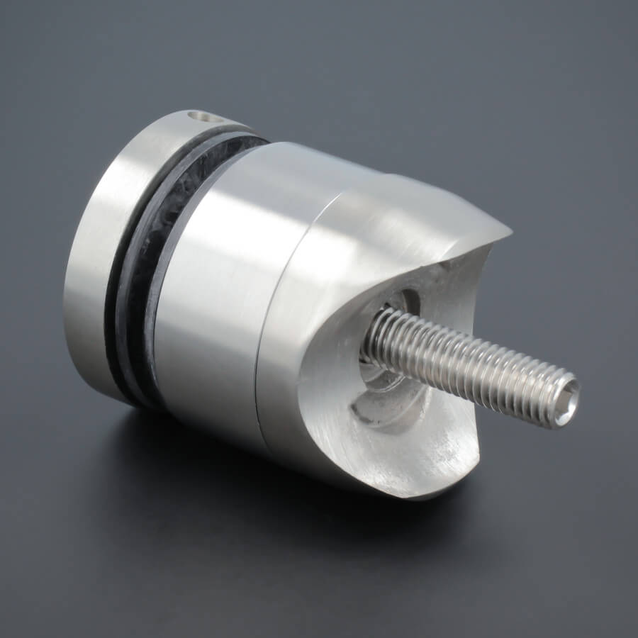 Gewindestift Edelstahl V2A Anwendungsbeispiel mit rundem Anschluss auf dunklem Untergrund