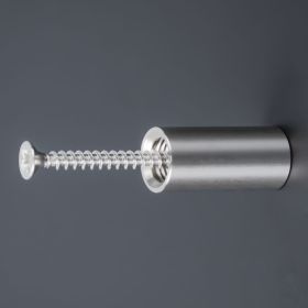 Buchstabenhalterung mit Klick-Technik montiert an der Wand