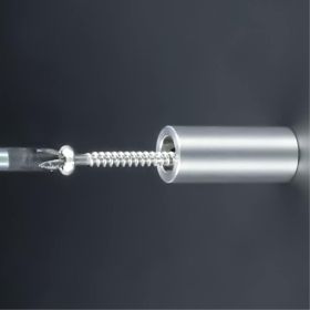 Buchstabenhalter + Gewinde Edelstahl Ø13x30mm Distanzstück Montage an dunkler Wand