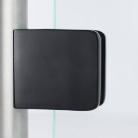 Edelstahl-Halter für Glas eckig 45x45mm schwarz RAL9005 montiert mit Glas an Pfosten