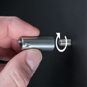 Distanzhalter verdeckte Montage Ø13x30mm Distanzstück an dunkler Wand mit Stockschraube