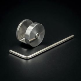 Tischaufsteller Klemme Edelstahl Bilder mit Innensechskantschlüssel auf dunklem Untergrund