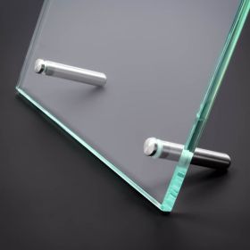 Tischaufsteller Edelstahl V2A zweifach montiert an Aufsteller auf dunklem Untergrund