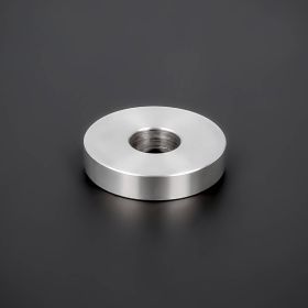 Distanzhülse M8 | M10 Distanzhalter Edelstahl Ø 25mm liegend auf dunklem Untegrund