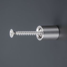 Buchstabenhalterung mit Klick-Technik montiert an der Wand