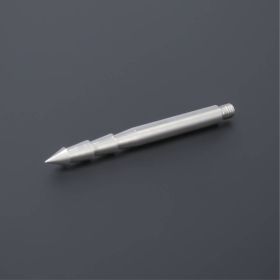 Edelstahlbolzen Buchstabenbefestigung liegend auf dunklem Untergrund