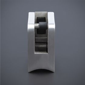 Glashalter Klemmhalter mit Sicherung 45x45mm stehend auf dunklem Untergrund